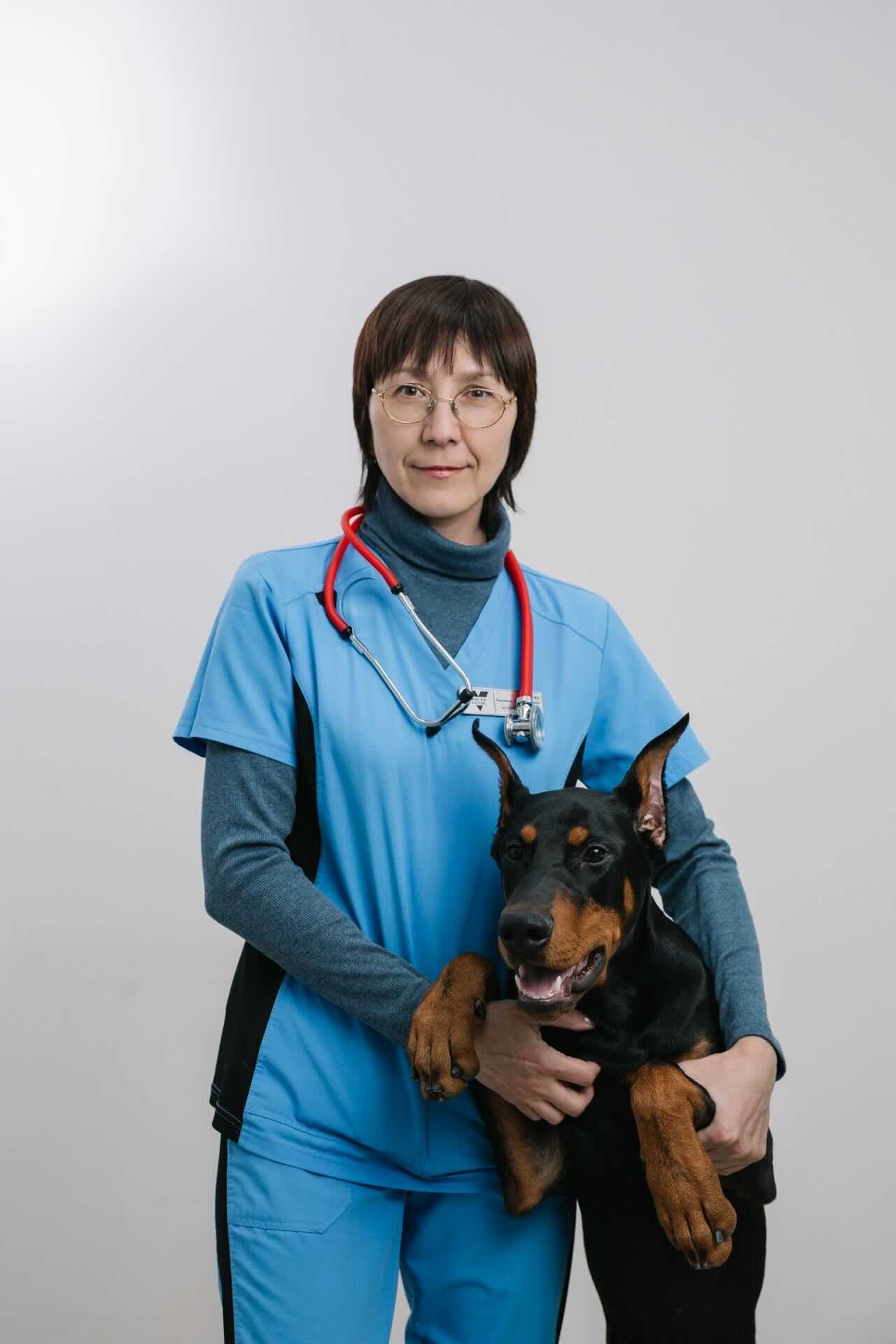 https://zoonika.com/wp-content/uploads/2026/09/vet-clinika-bauer-sotrudnik-2.jpeg